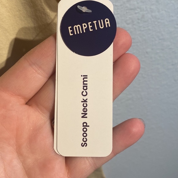 ๐ Shapewear Tank/cami; Empetua Adjustable straps - Picture 2 of 8